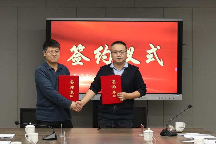 5b2f757d736376c805576b9b22b694a